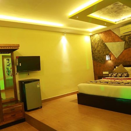 Lara Lake View Resort Тривандрум Экстерьер фото