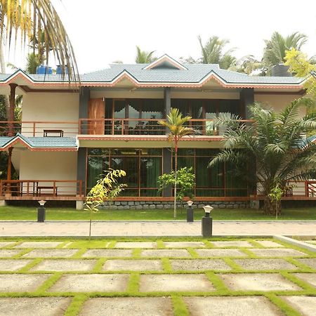 Lara Lake View Resort Тривандрум Экстерьер фото