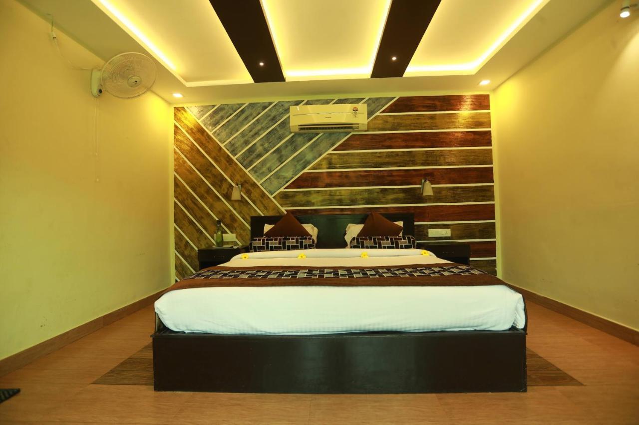 Lara Lake View Resort Тривандрум Экстерьер фото