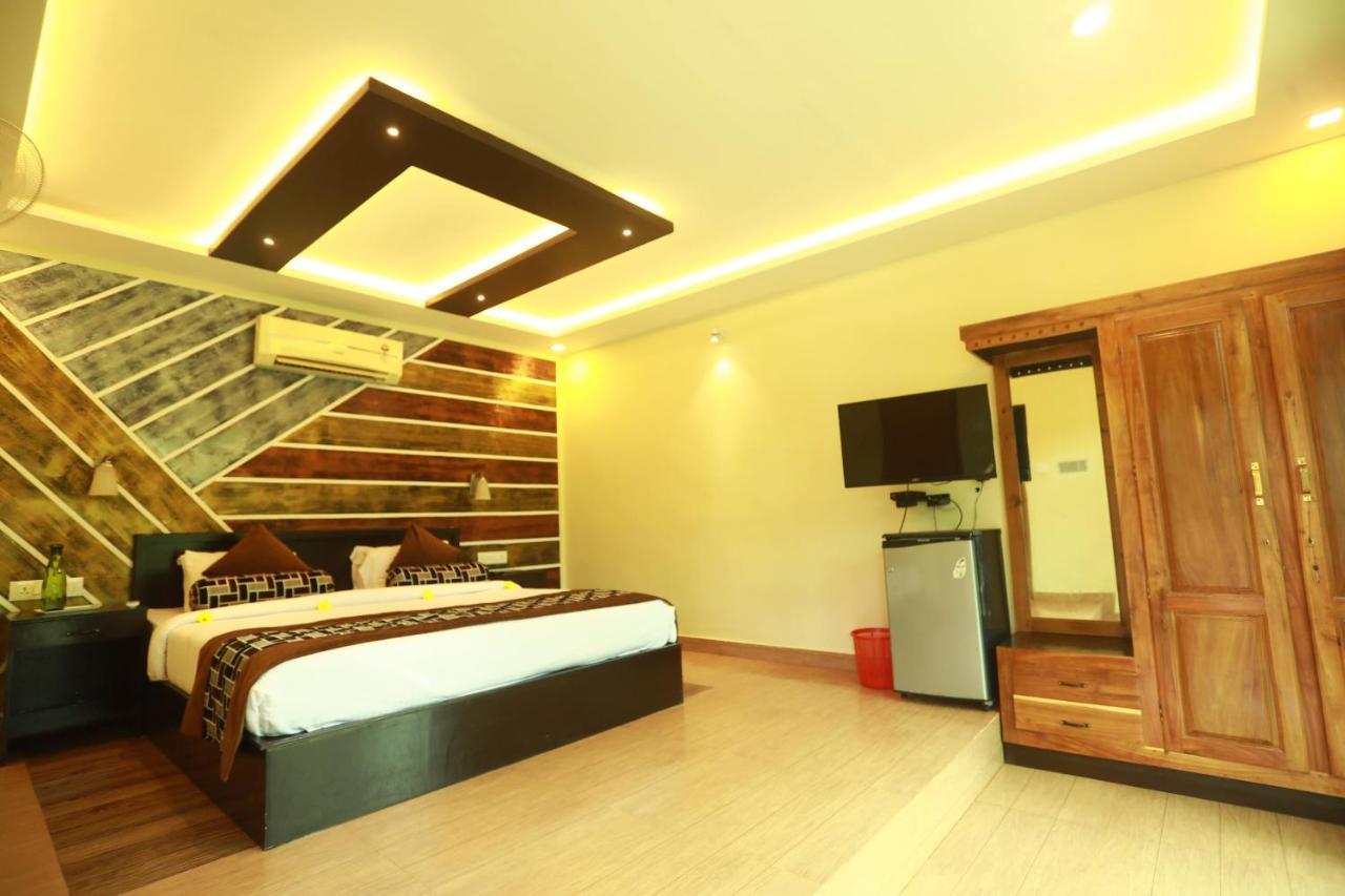 Lara Lake View Resort Тривандрум Экстерьер фото