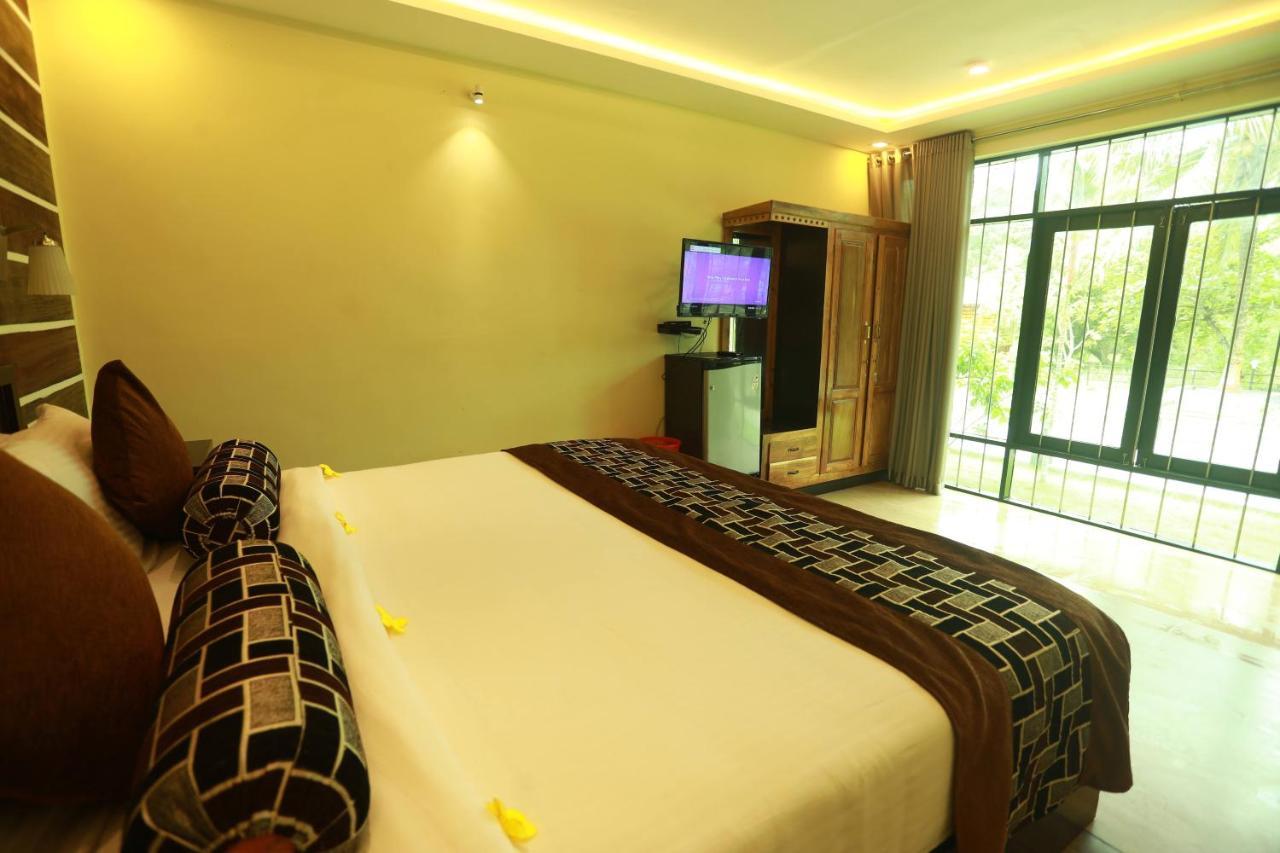 Lara Lake View Resort Тривандрум Экстерьер фото